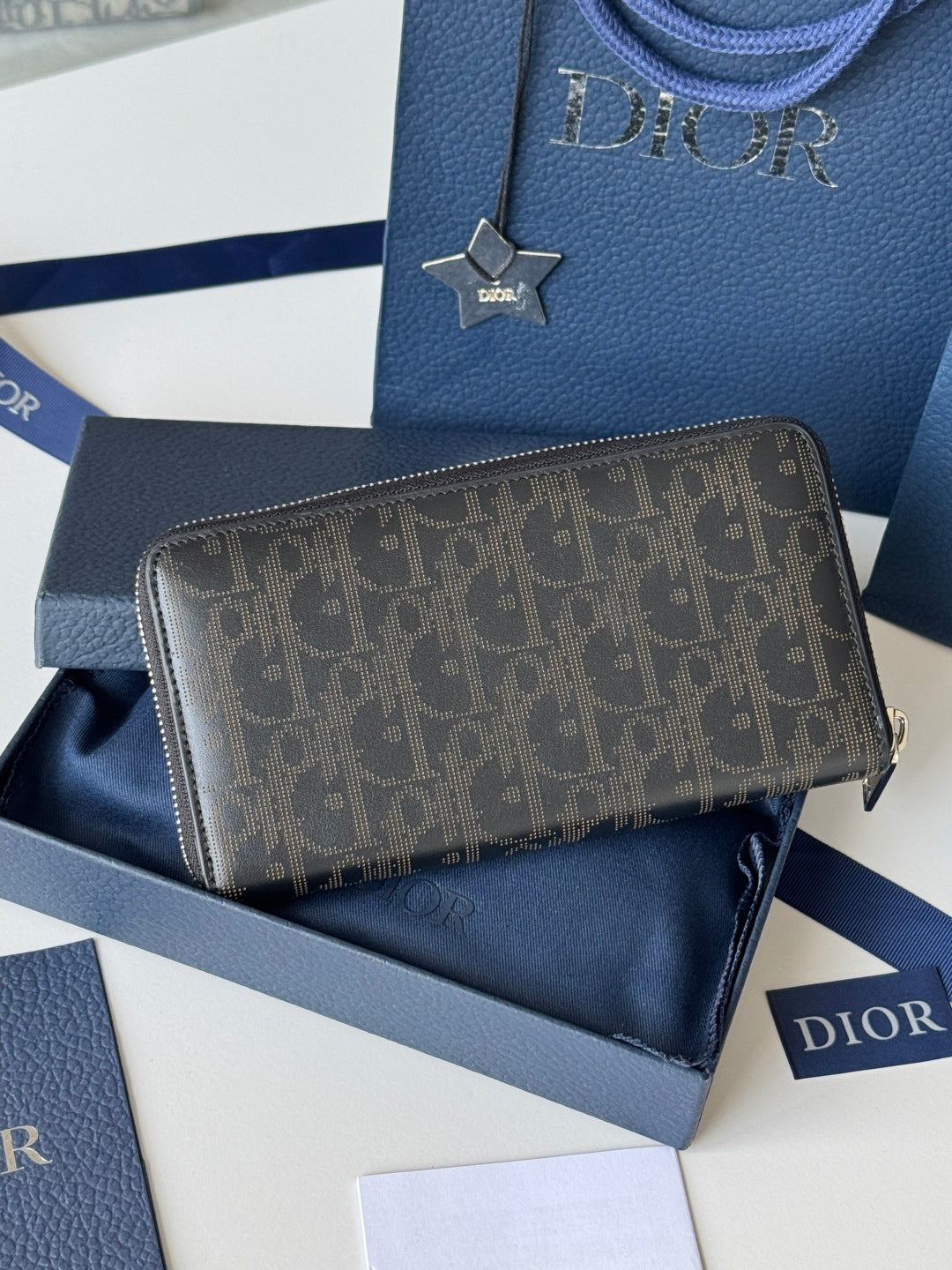 DIOR 25S LONG VERTICAL ZIPPED WALLET 19 IN BLACK CALFSKIN SILVER HARDWARE