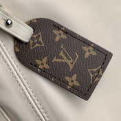 CARRYALL CARGO VIBE PM 33.5 IN VANILLE LAMBSKIN BORWN MONOGRAM TAG