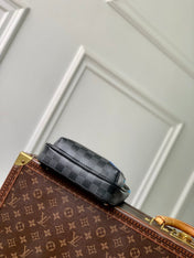 AVENUE SLINGBAG 31 IN BLACK AND GREY DAMIER GRAPHITA CANVAS CALFSKIN