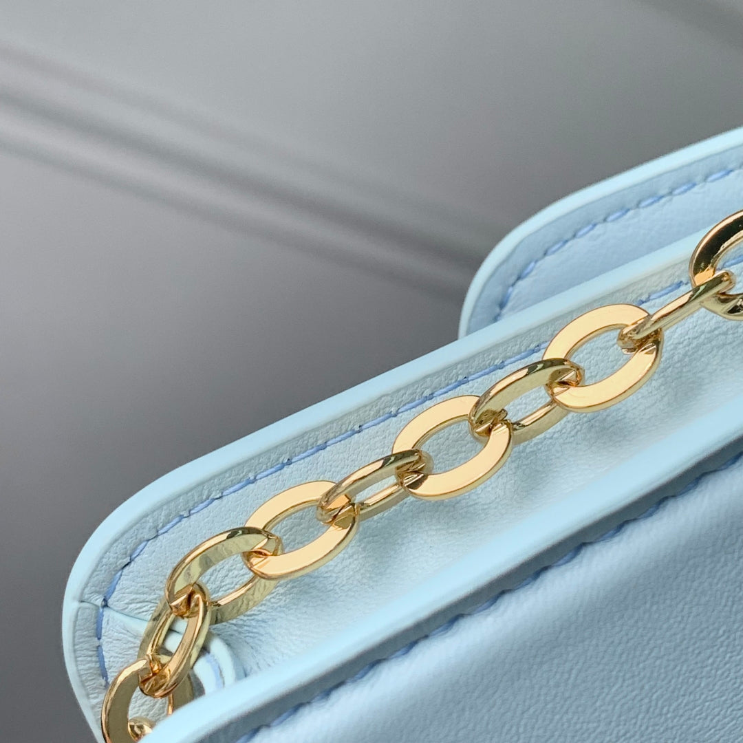 WALLET ON CHAIN BLOOM 20 IN AZUR BLUE CALFSKIN