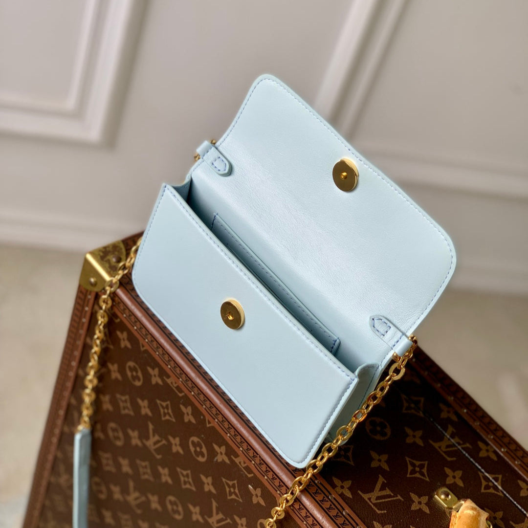 WALLET ON CHAIN BLOOM 20 IN AZUR BLUE CALFSKIN