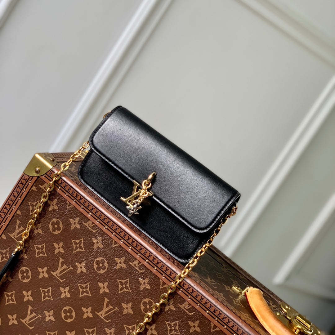 WALLET ON CHAIN BLOOM 20 IN BLACK CALFSKIN