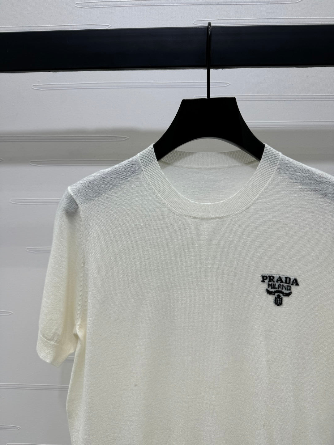 PRADA SHORT-SLEEVE EMBROIDERED LOGO T-SHIRT 269460