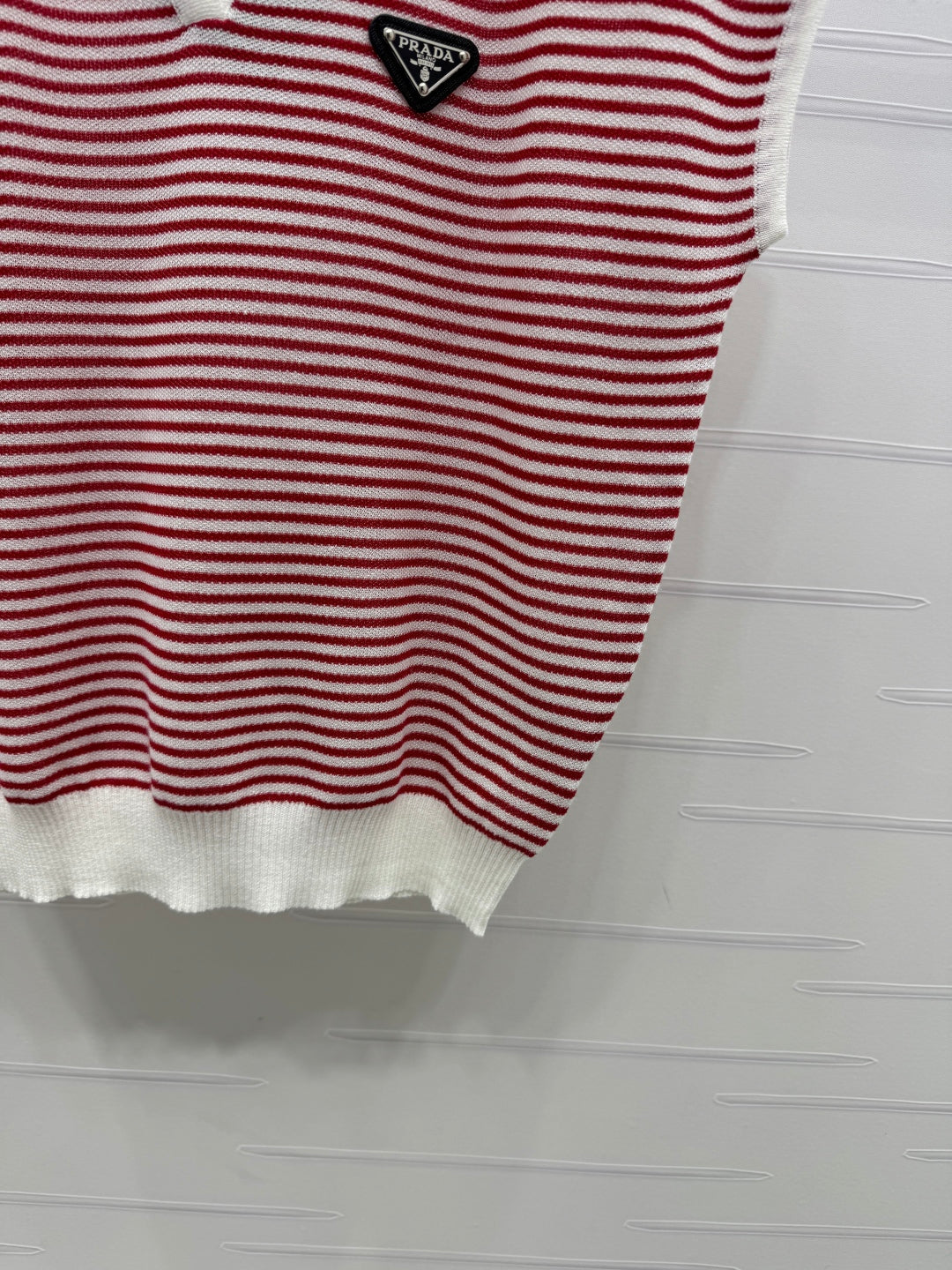 PRAD 25S STRIPED V-NECK KNITTED VEST 264127