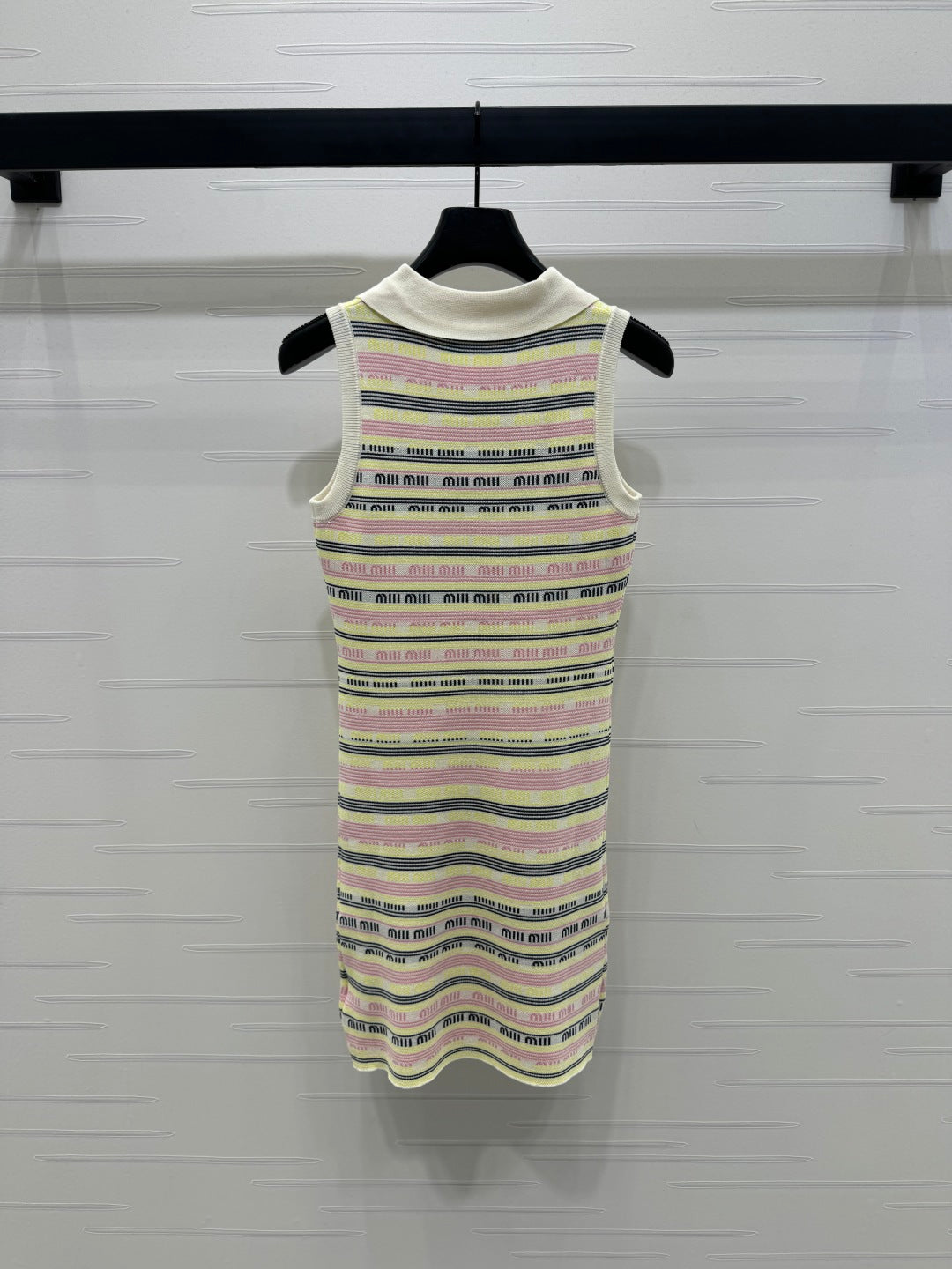 MIUMIU SLEEVELESS DRESS WITH COLLAR 274940