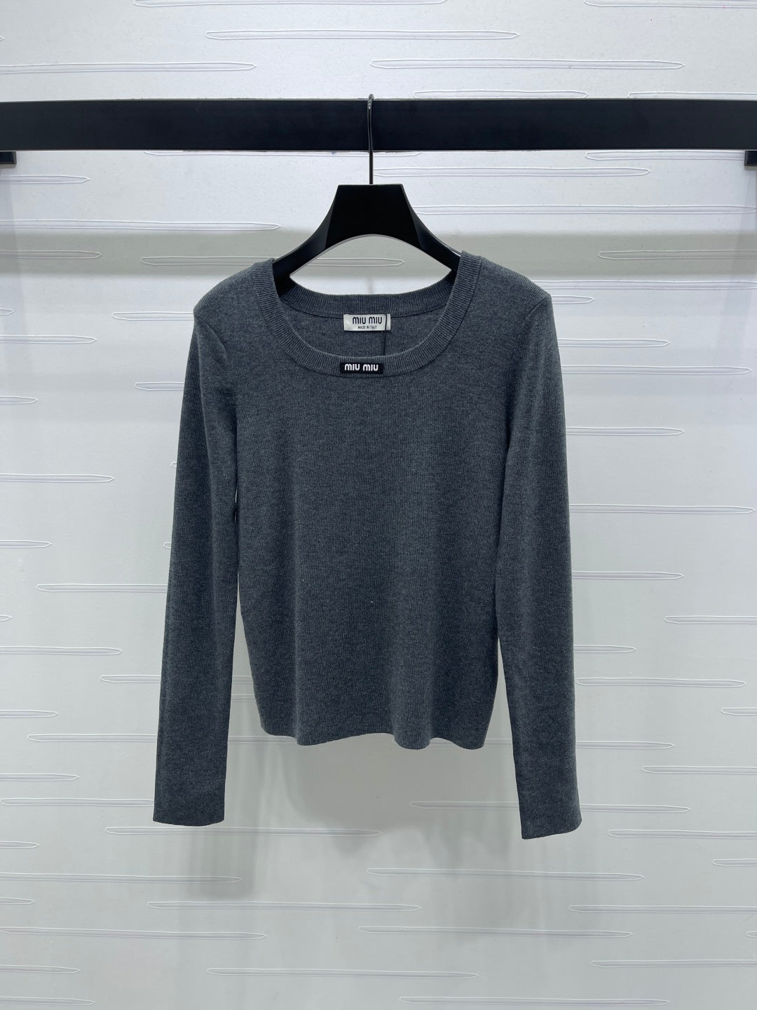 MIUMIU KNITTED SWEATER STYLE 461