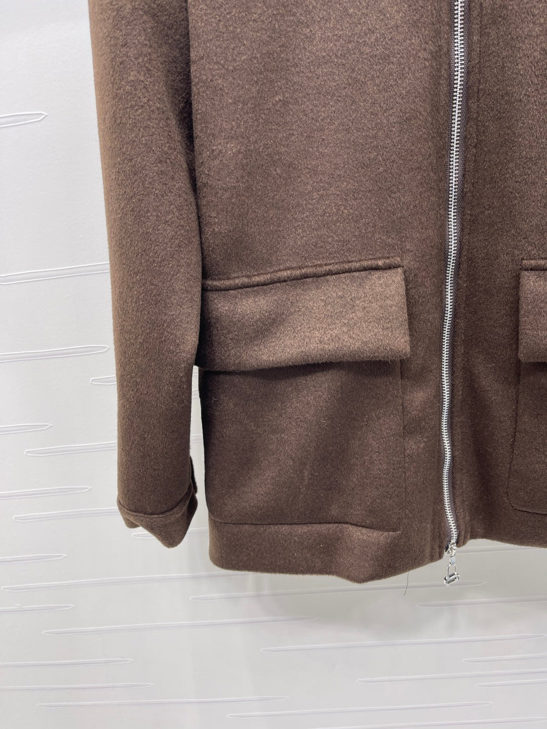 LV 25S KNITTED CARDIGAN WITH SHEARLING COLLAR 0153