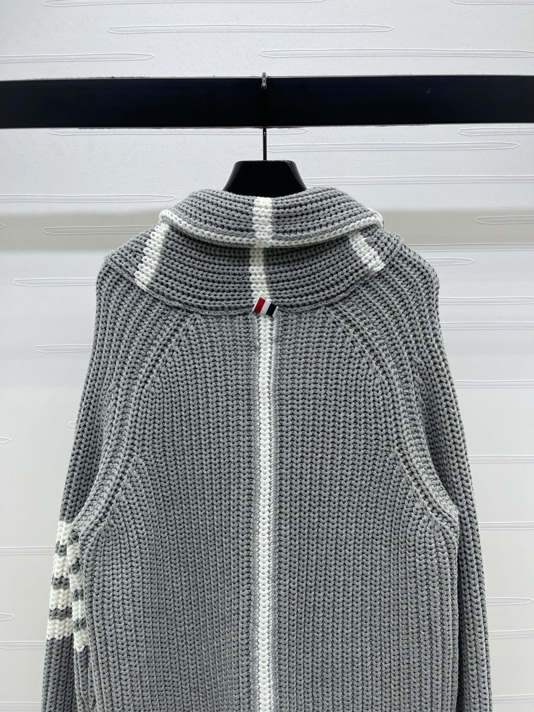 THOM 26S CARDIGAN STYLE 72