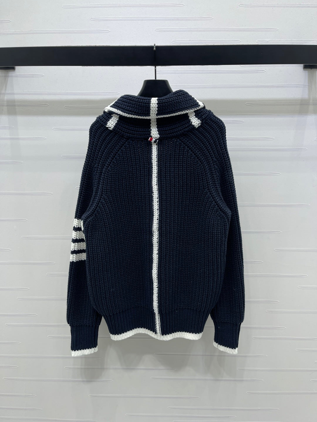 THOM 26S CARDIGAN STYLE 71