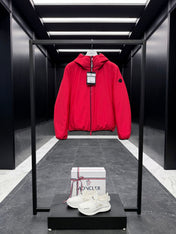 MONCLER 25S SHORT HOODED DOWN JACKET 248