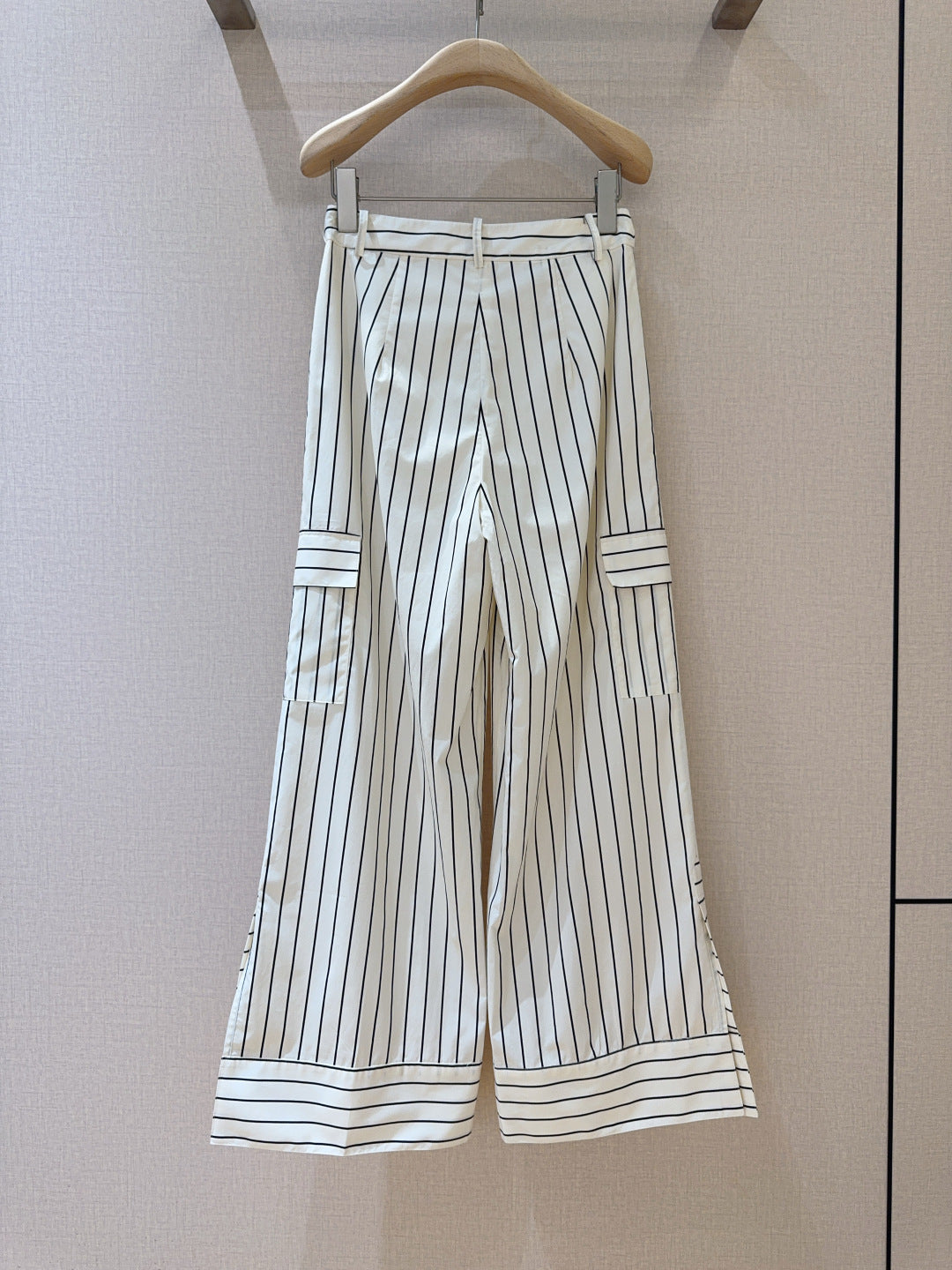 LV 25S VERTICAL STRIPED WIDE-LEG PANTS 0149
