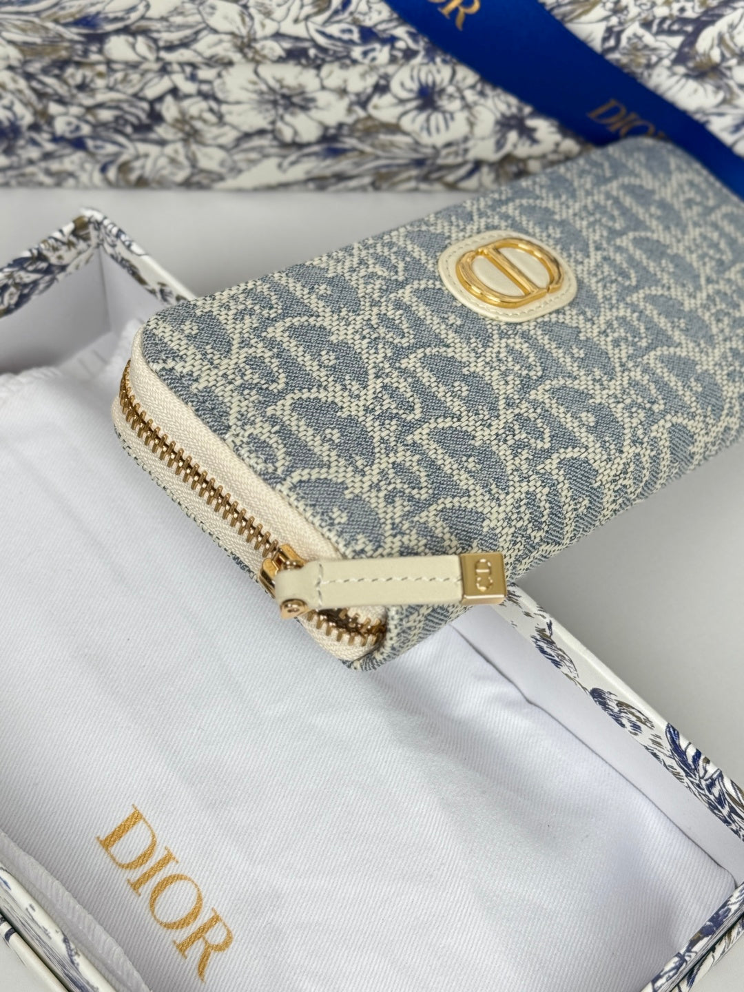 DIOR 25S LONG ZIPPER WALLET 19 IN LIGHT BLUE OBLIQUE JACQUARD CANVAS