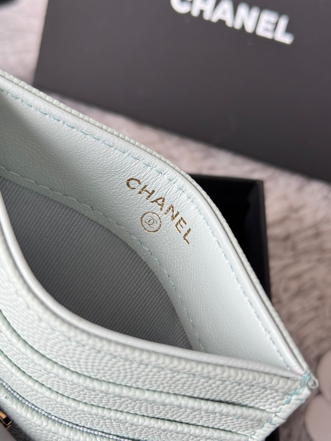 CHANEL 25S CARD HOLDER 11 IN SOFT MINT CAVIAR GOLD HARDWARE