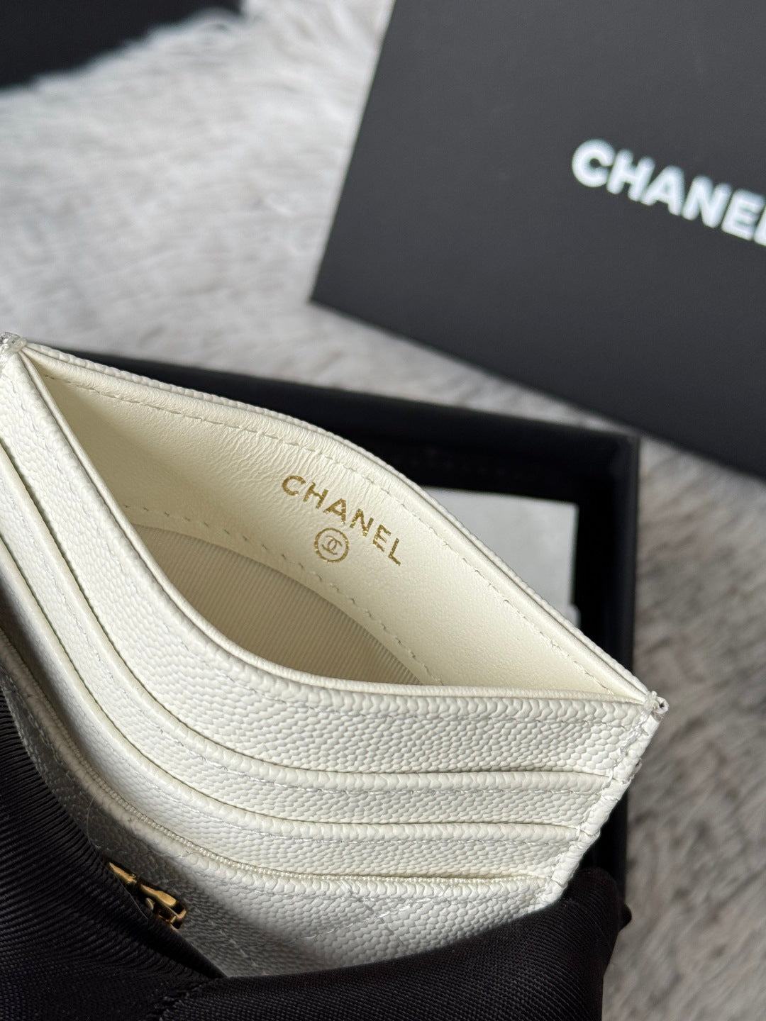 CHANEL 25S CARD HOLDER 11 IN IVORY CAVIAR GOLD HARDWARE