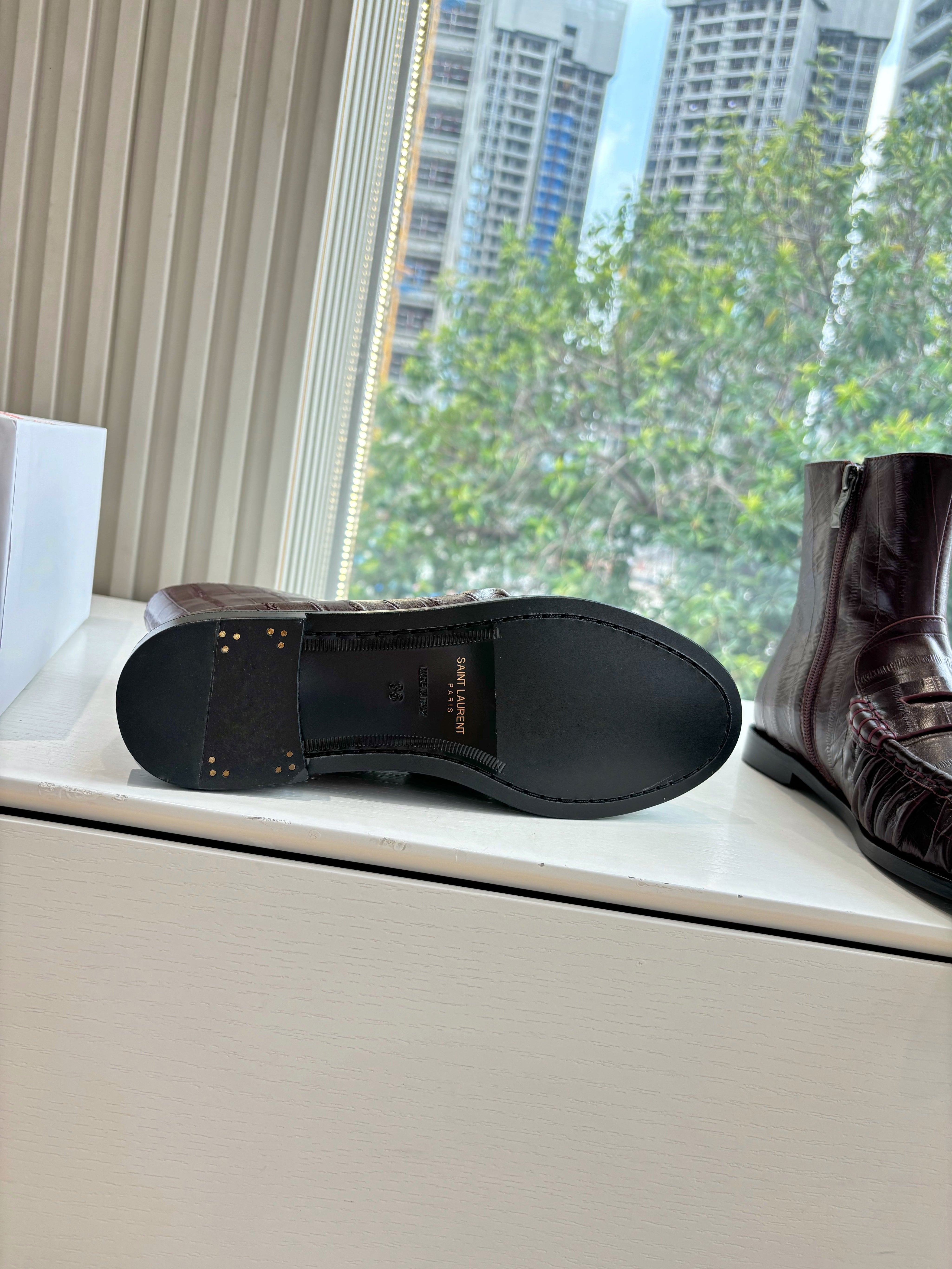 YSL 25S ANKLE FLAT BOOTS IN DEEP REDWOOD EMBOSSED LAMBSKIN WITH SIDE ZIPPER