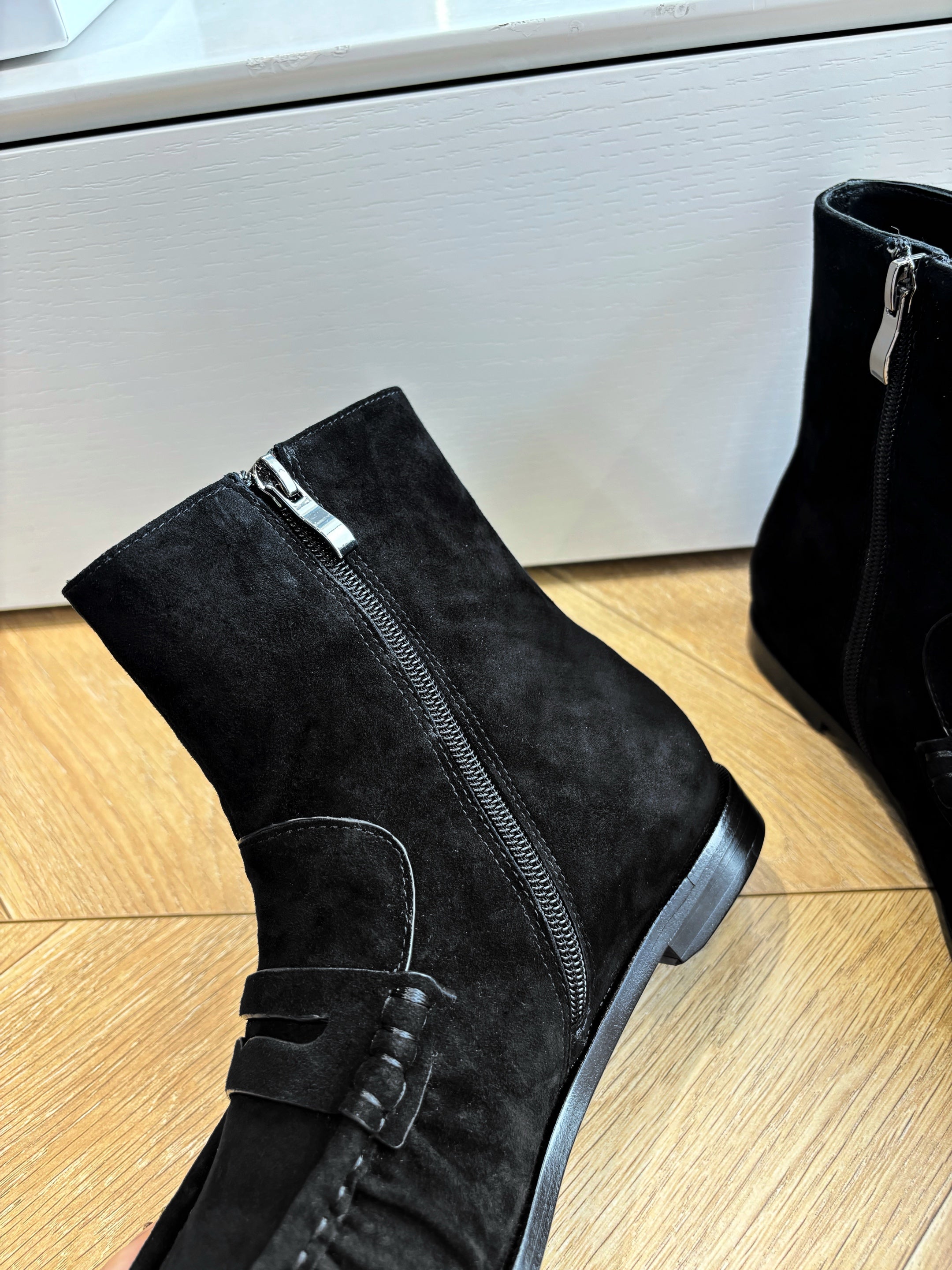 YSL 25S ANKLE FLAT BOOTS IN BLACK SUEDE WITH SIDE ZIPPER