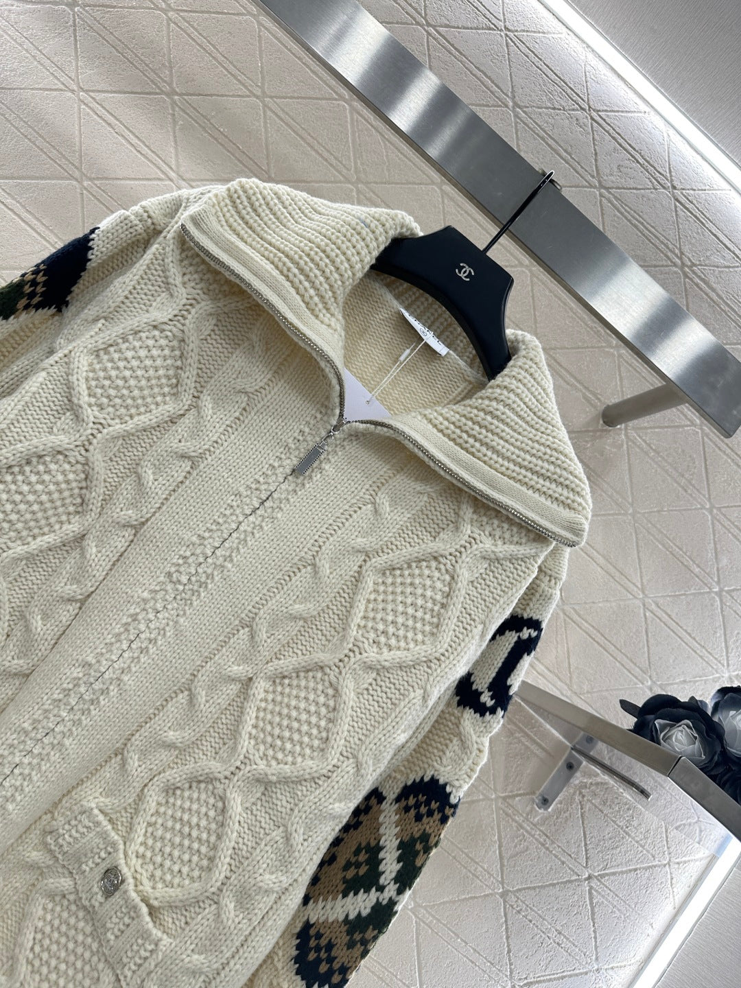 CHANEL 25S ZIPPERED CARDIGAN STYLE 115