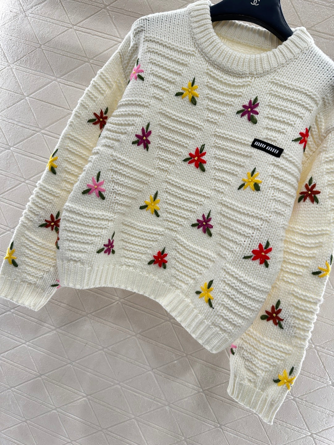 MIUMIU SWEATER STYLE 821