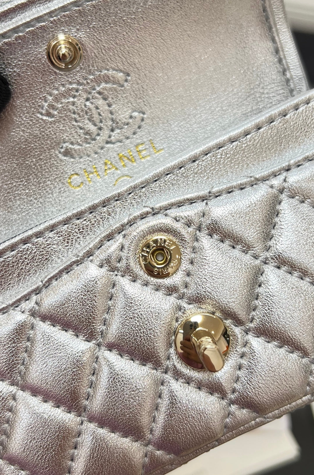 CHANEL 25S FLAP CHARM BAG 13 IN SILVER METALLIC LAMBSKIN