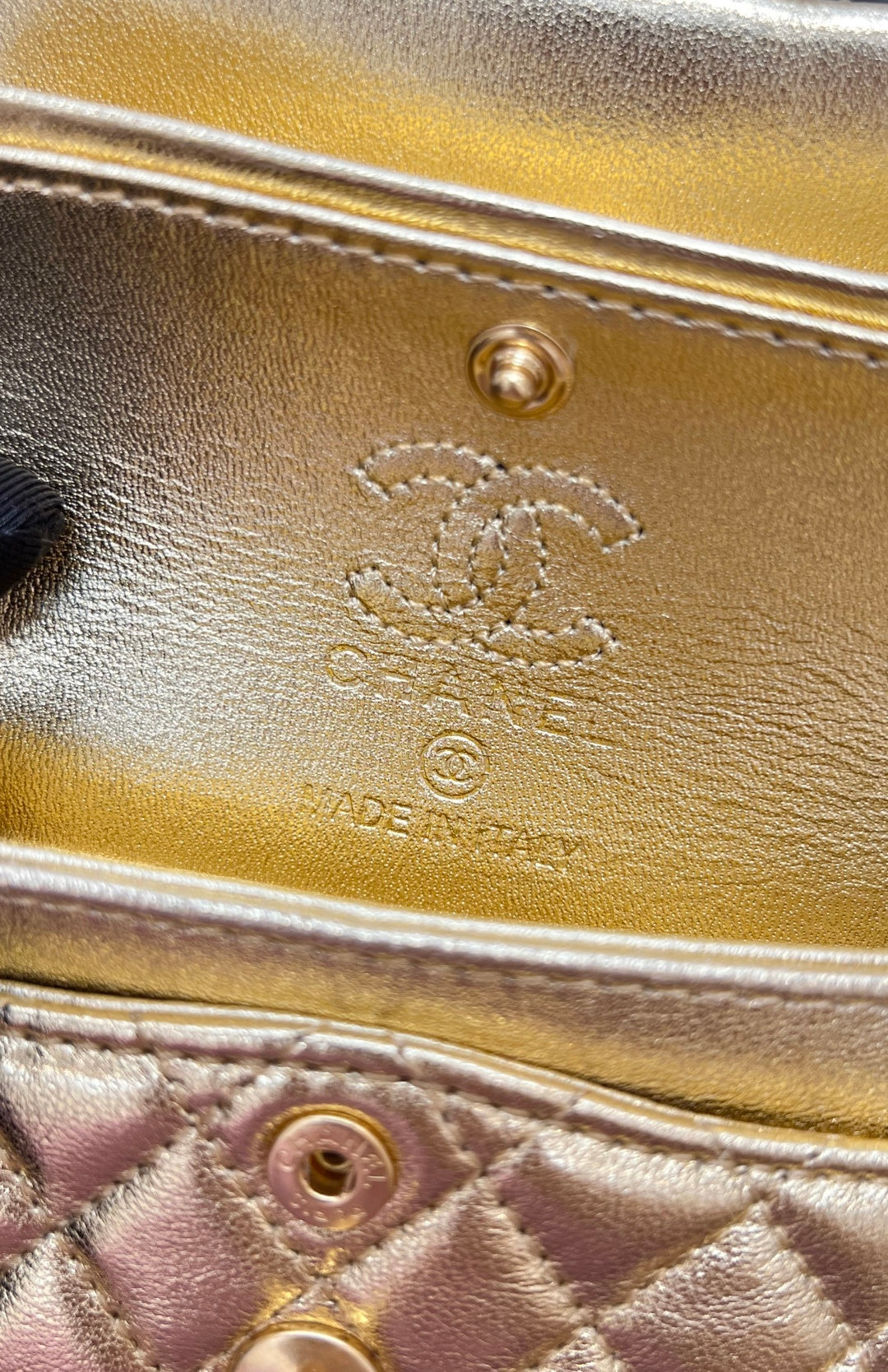 CHANEL 25S FLAP CHARM BAG 13 IN GOLD METALLIC LAMBSKIN