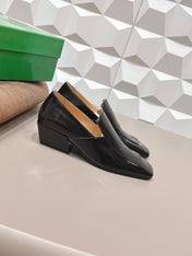 BOTTEGA VENETA 26S VENTURA LOAFERS 40 MM BLACK GLOSSY CALFSKIN