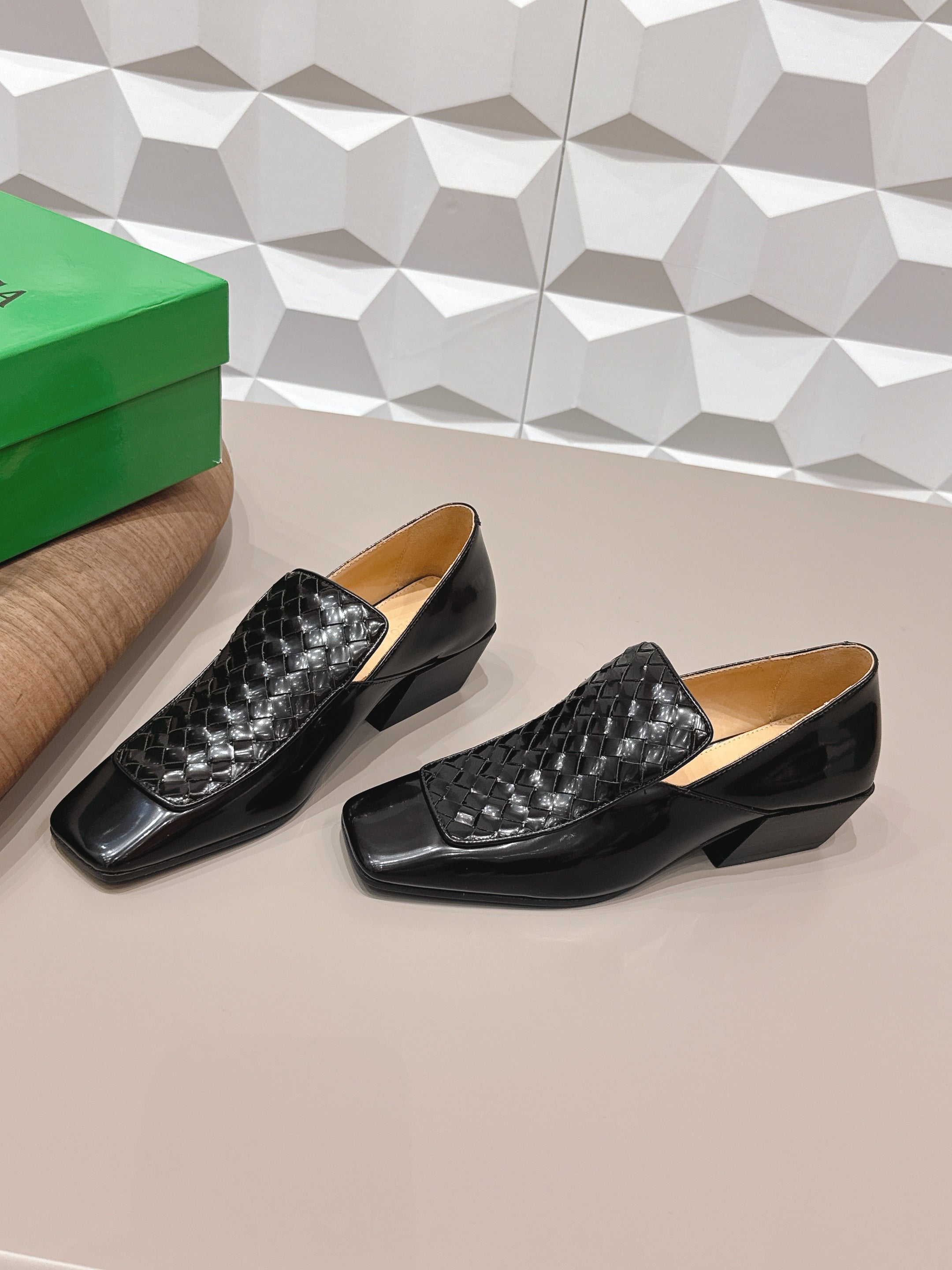 BOTTEGA VENETA 26S VENTURA LOAFERS 40 MM IN BLACK INTRECCIATO CALFSKIN