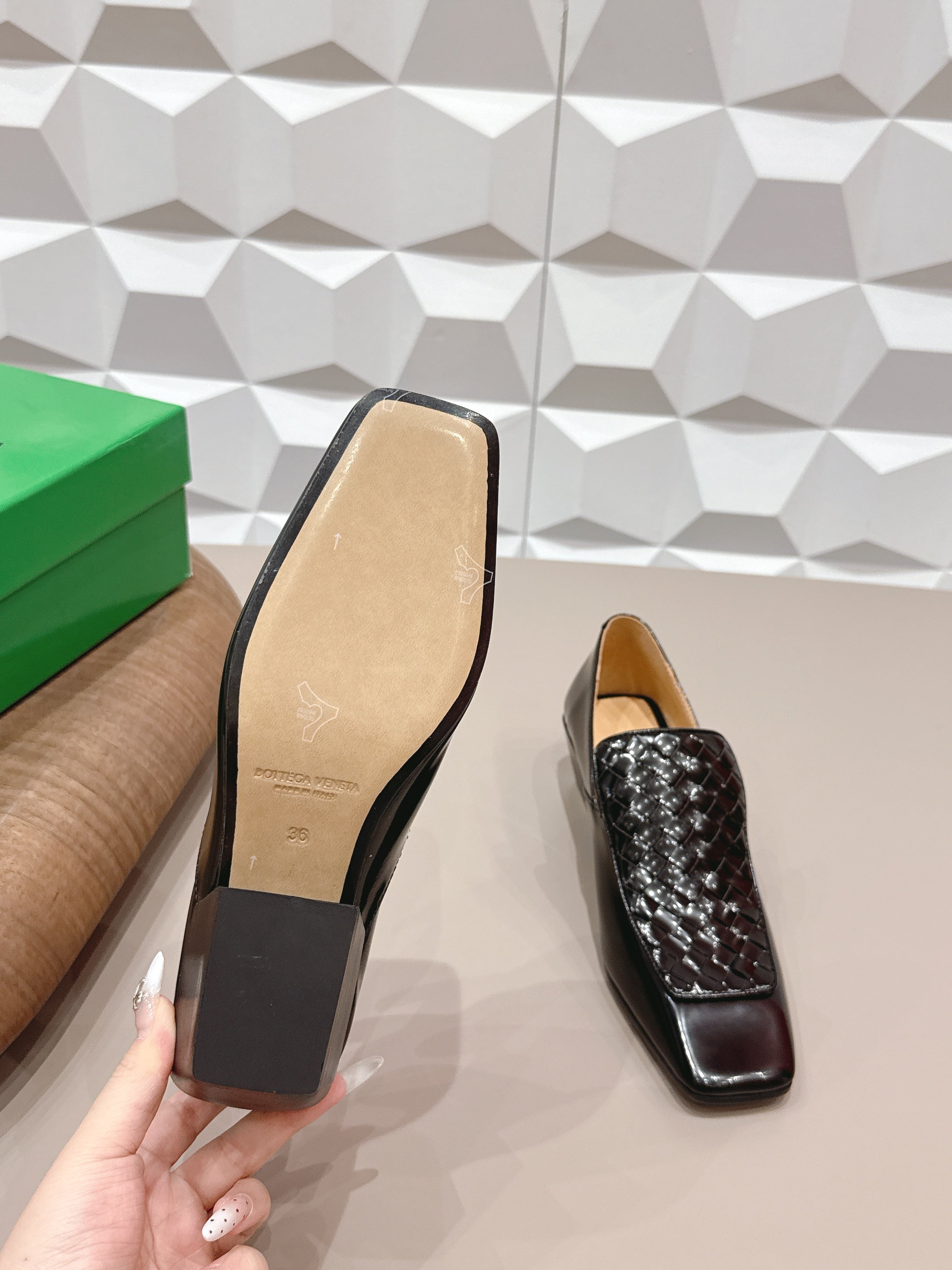 BOTTEGA VENETA 26S VENTURA LOAFERS 40 MM IN BLACK INTRECCIATO CALFSKIN