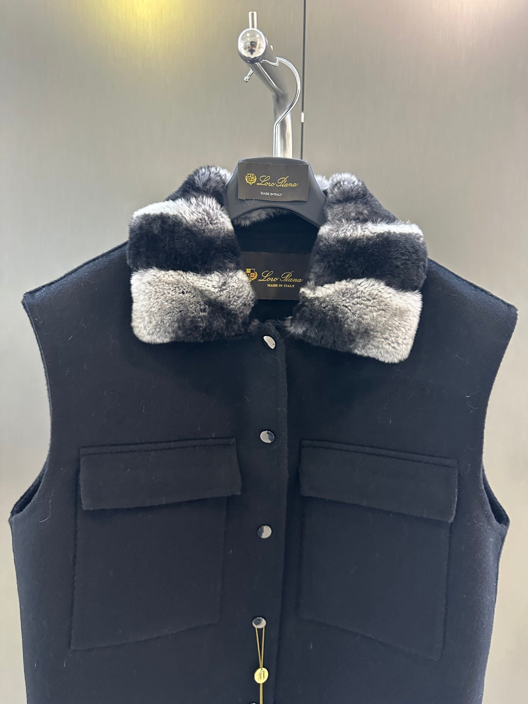 LP 26S FUR-COLLAR VEST 595