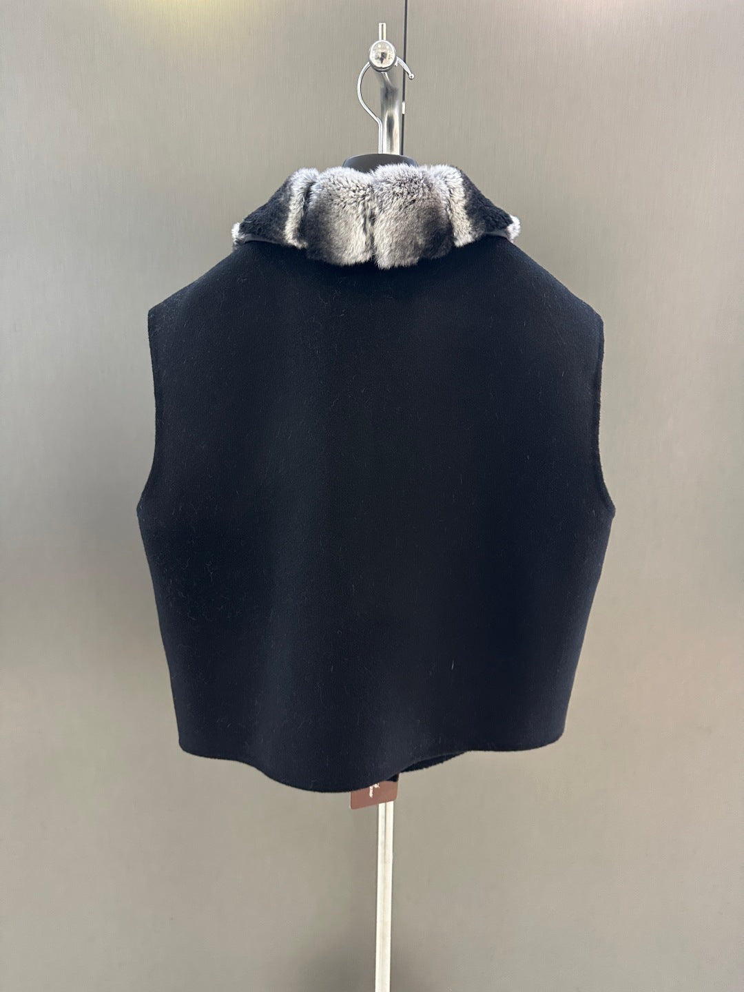 LP 26S FUR-COLLAR VEST 595