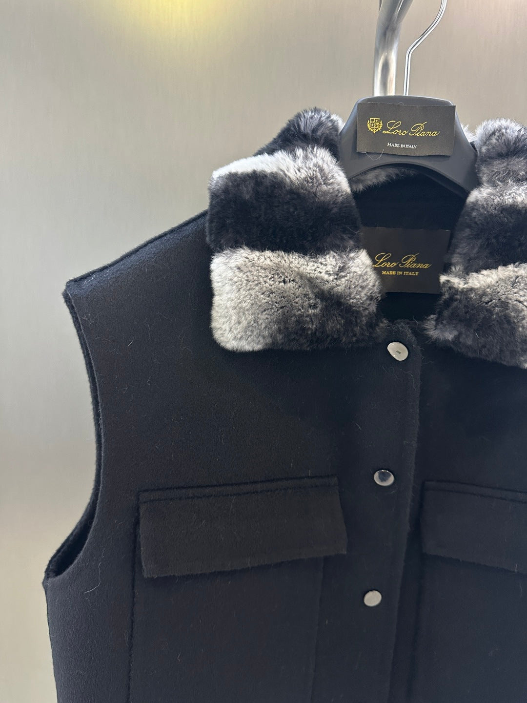 LP 26S FUR-COLLAR VEST 595