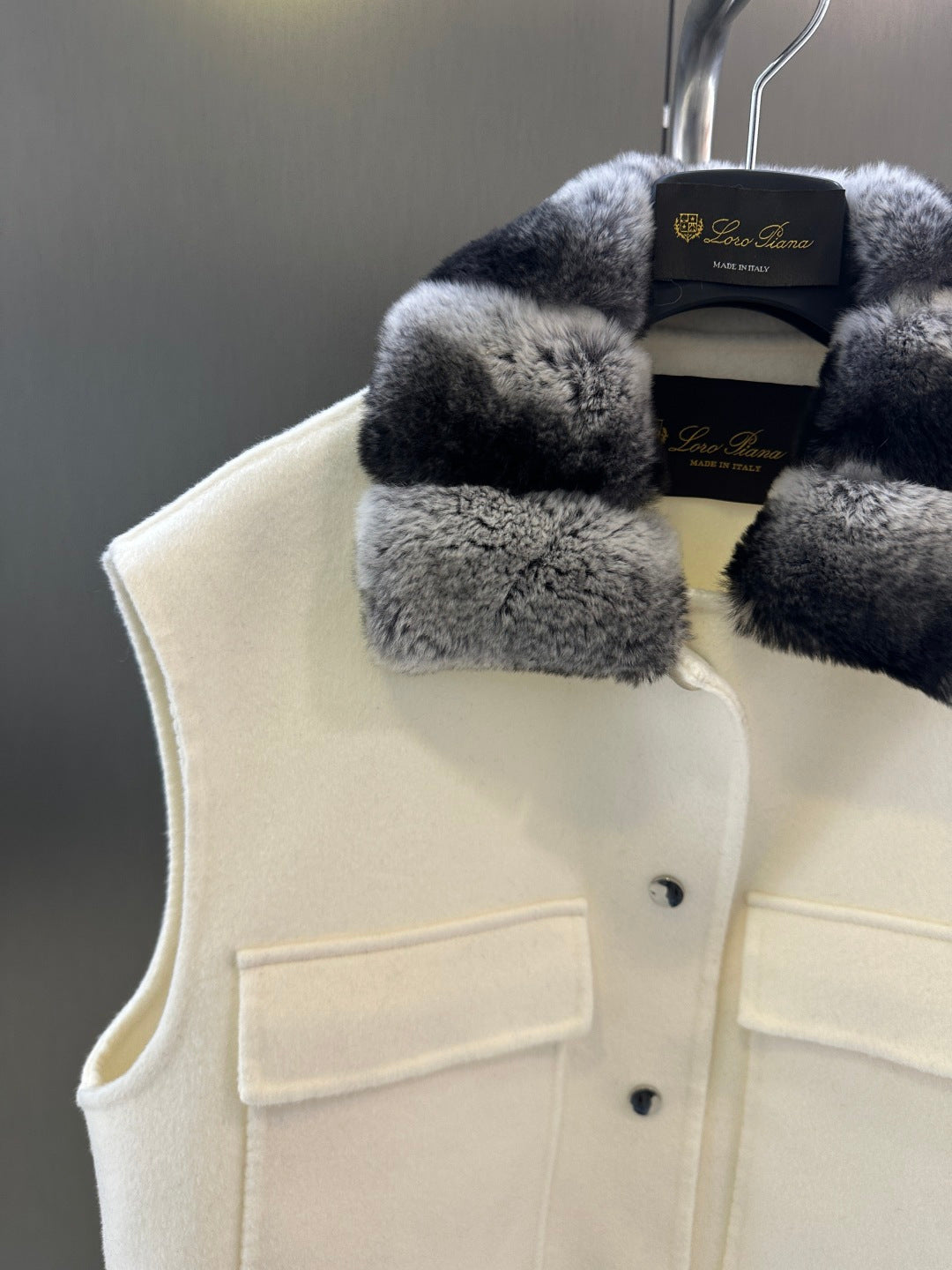 LP 26S FUR-COLLAR VEST 594