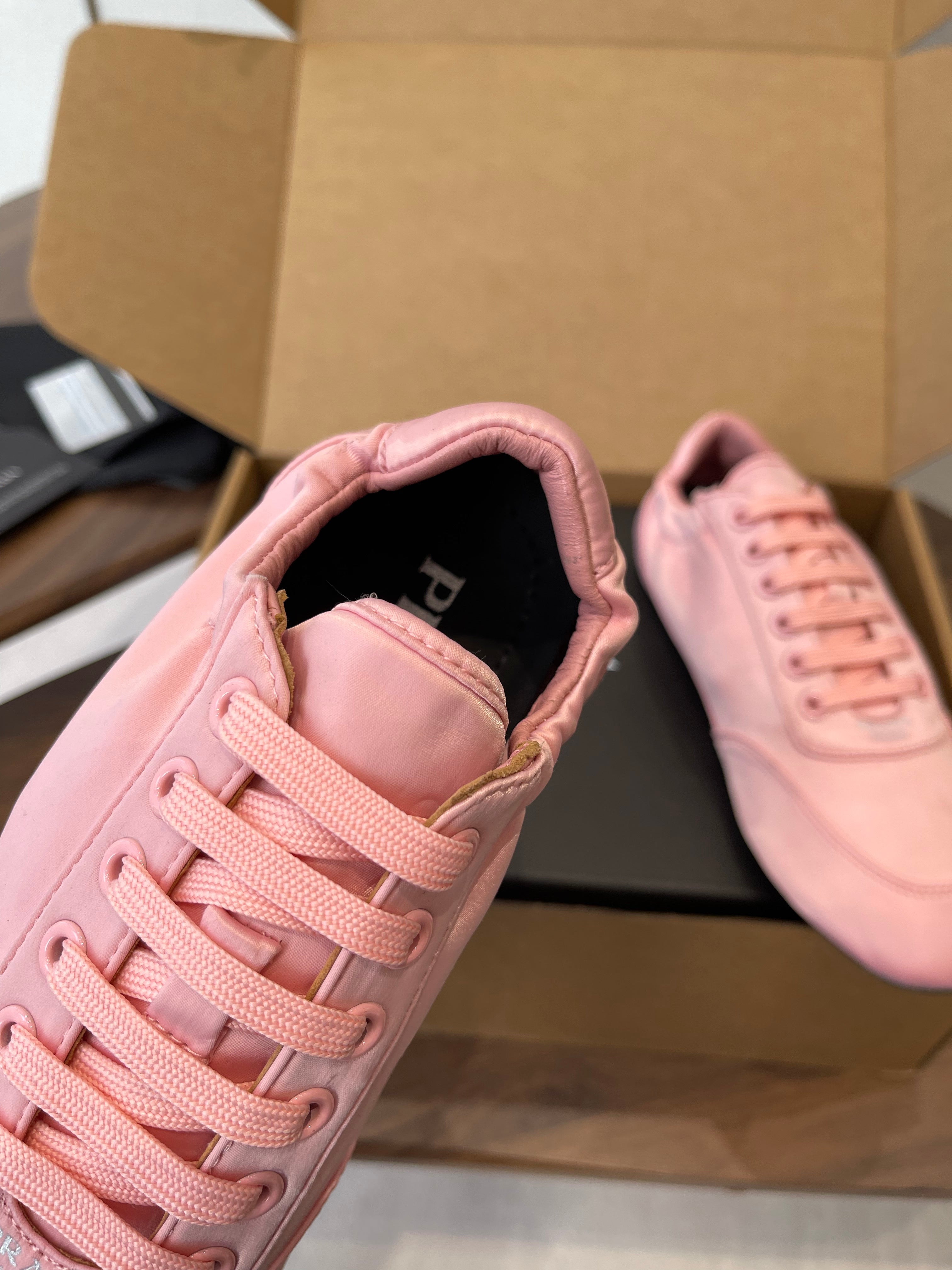 PRADA 25S SNEAKER IN PINK SILK