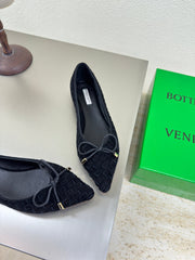 BALLET FLAT IN BLACK INTRECCIATO SUEDE WITH BOW