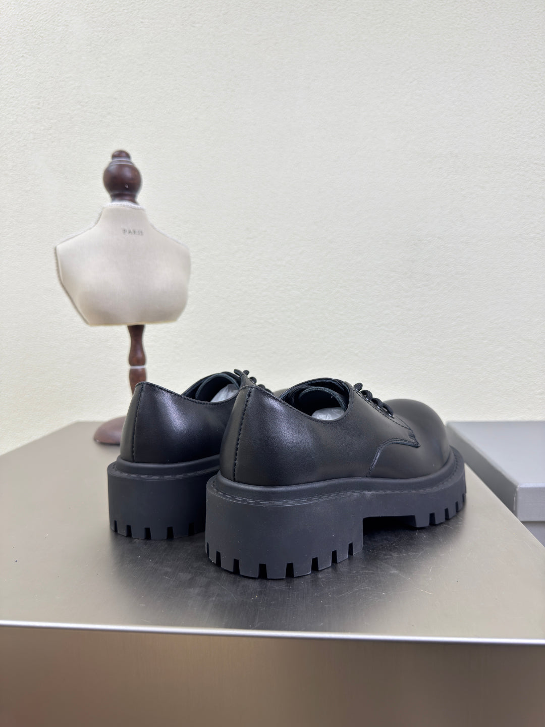 STOMPER DERBY IN BLACK SOFT BULLSKIN