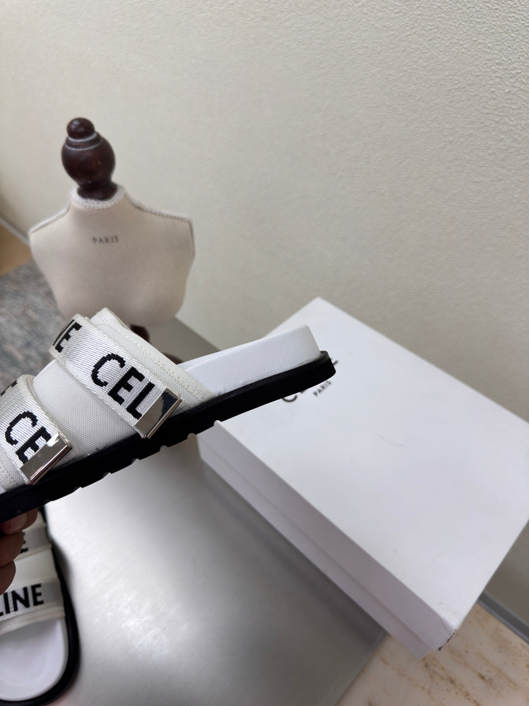 CELINE 25S FLAT SANDALS ARC DE TRIOMPHE IN WHITE CALFSKIN AND CANVAS