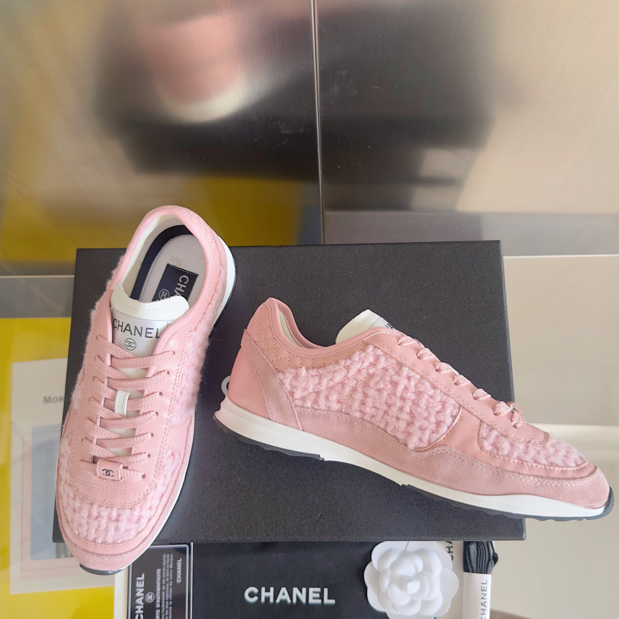CHANEL 25S SNEAKERS 20MM IN LIGHT PINK CALFSKIN AND SUEDE