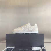 CHANEL 25S SNEAKERS 20MM IN WHITE CALFSKIN AND SUEDE