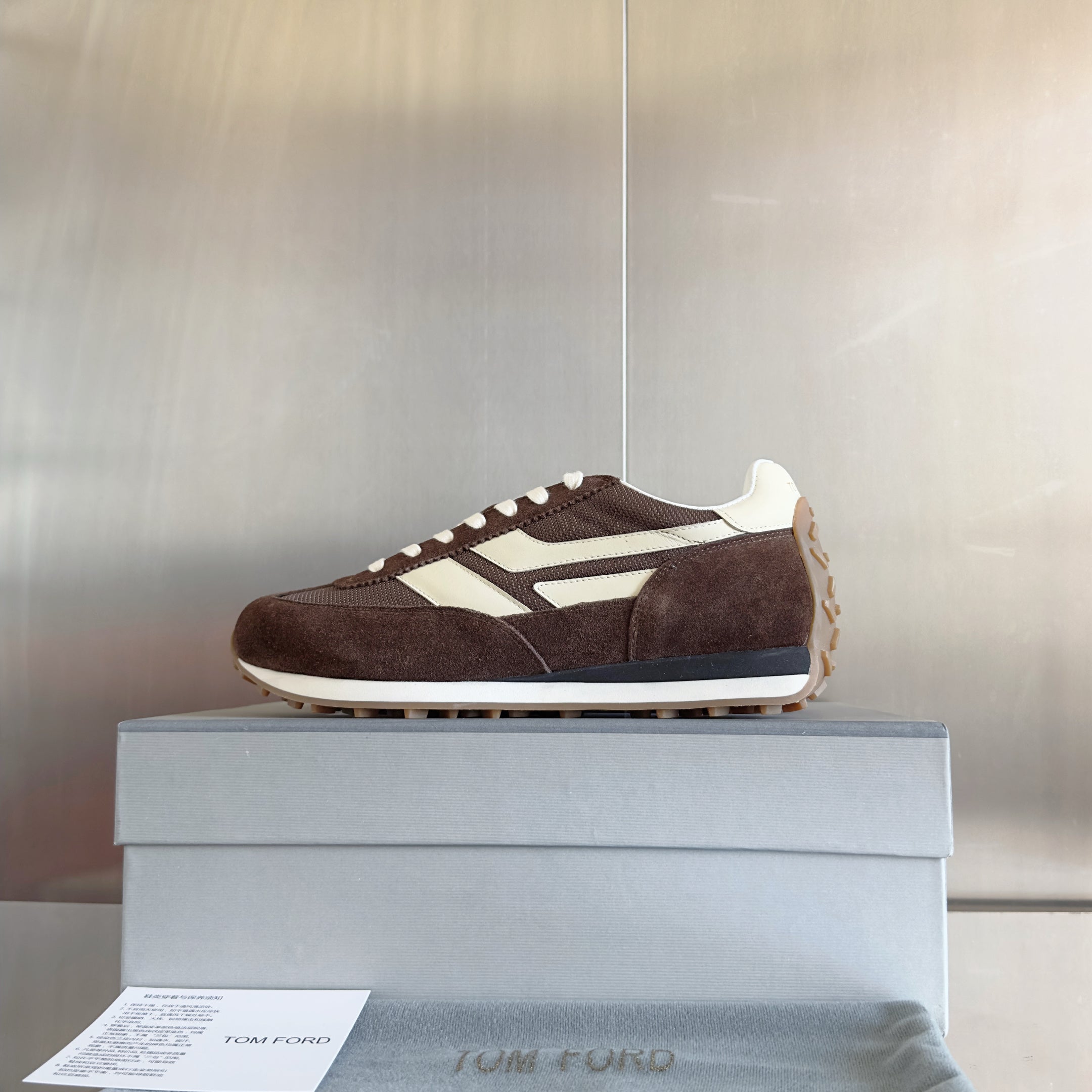 TOM FORD 26S SNEAKERS IN EARTH BROWN SUEDE