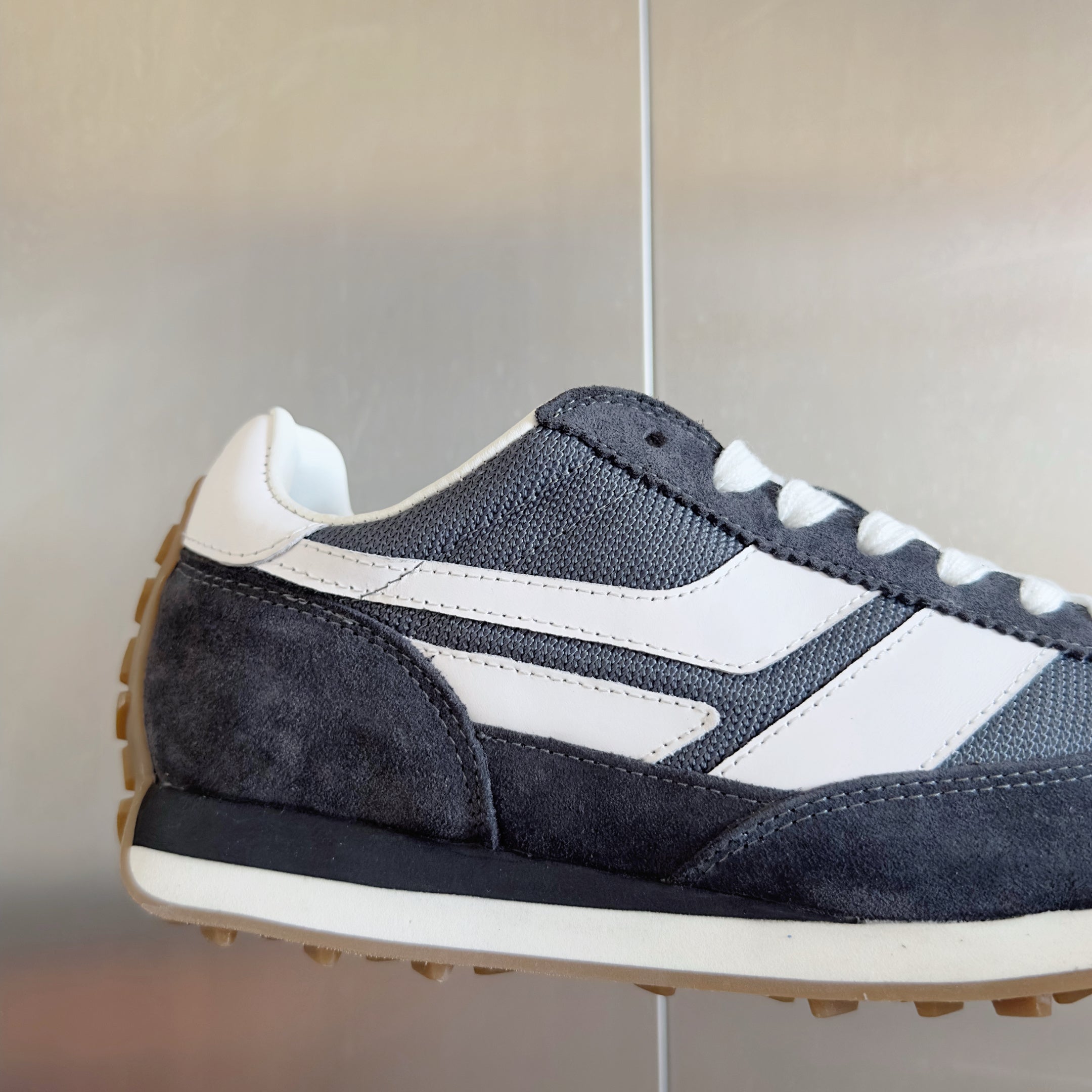 TOM FORD 26S SNEAKERS IN DARK GREY SUEDE