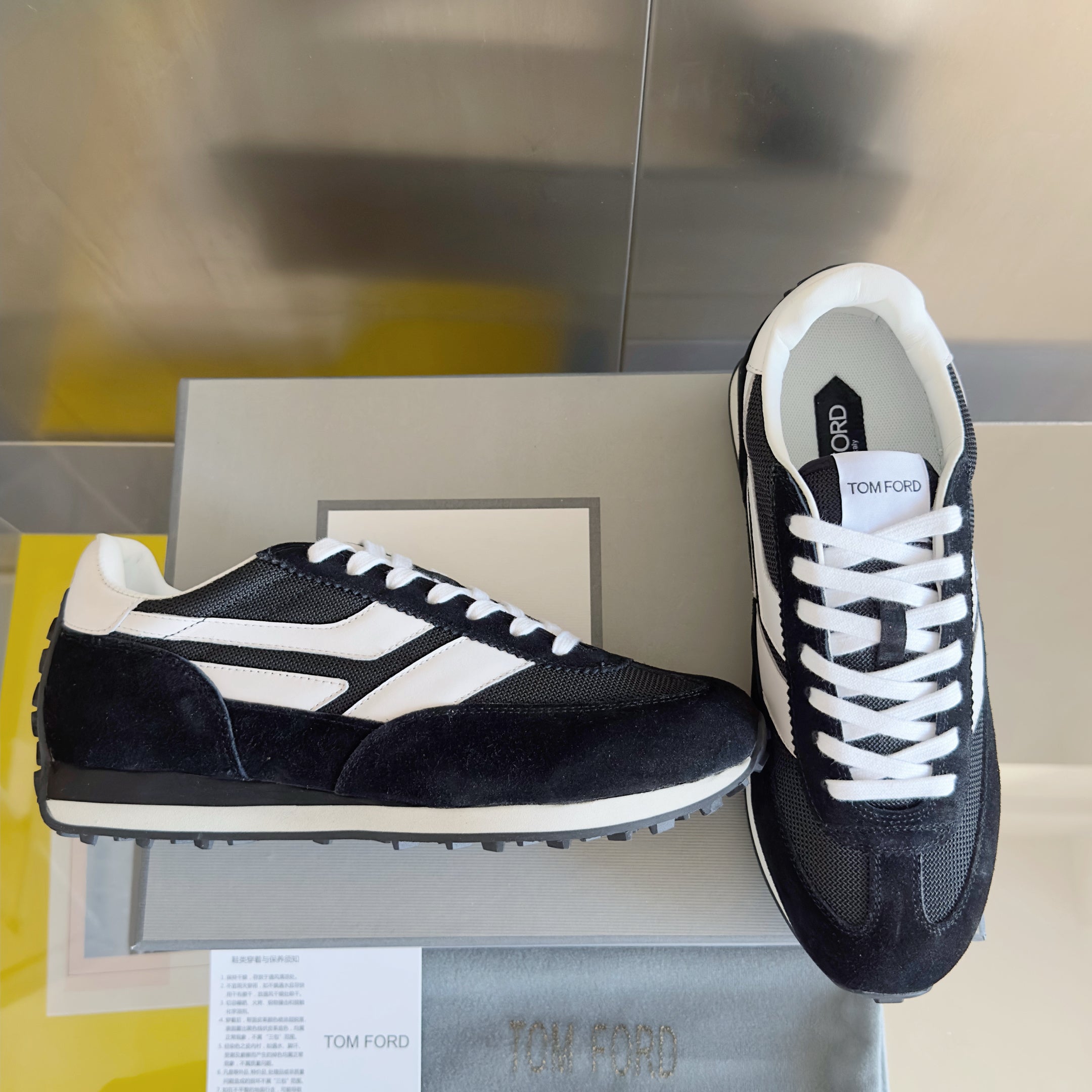 TOM FORD 26S SNEAKERS IN BLACK SUEDE