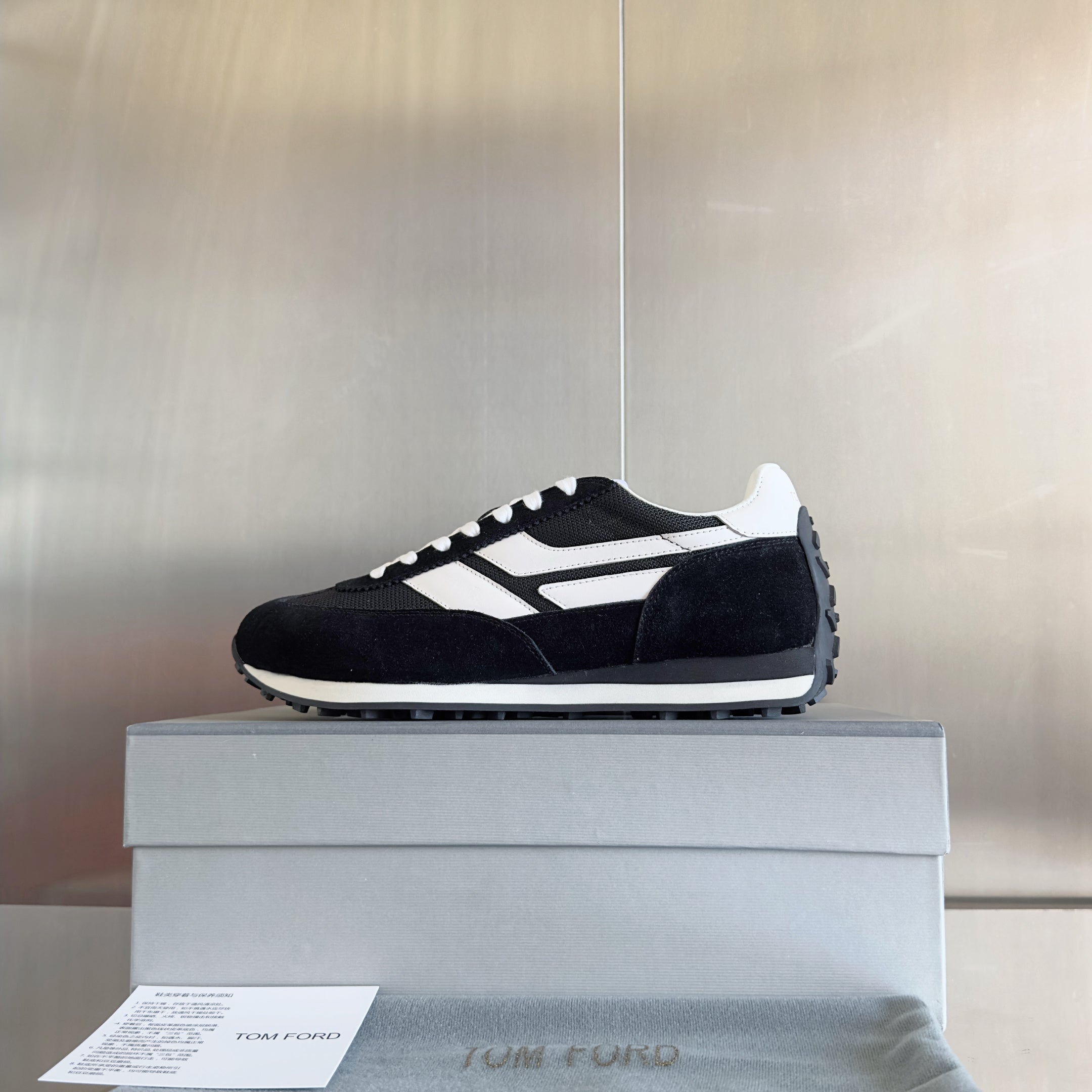 TOM FORD 26S SNEAKERS IN BLACK SUEDE