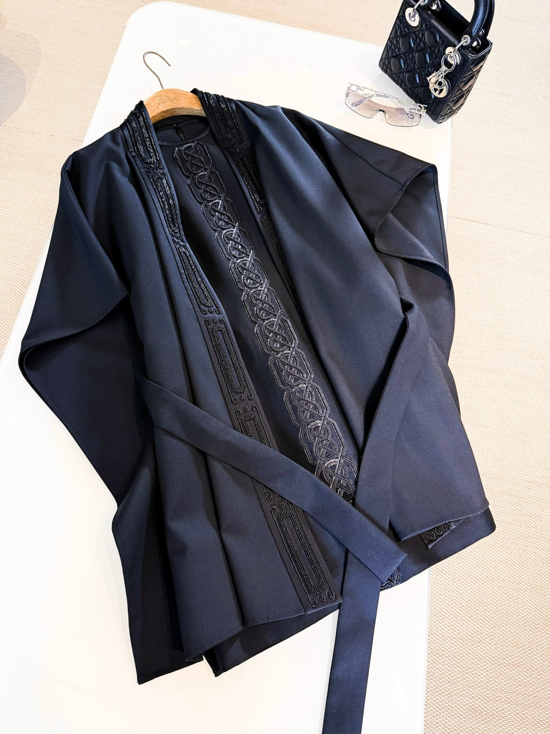 HERMES 25S SEQUIN-EMBROIDERED KNIT CAPE 319