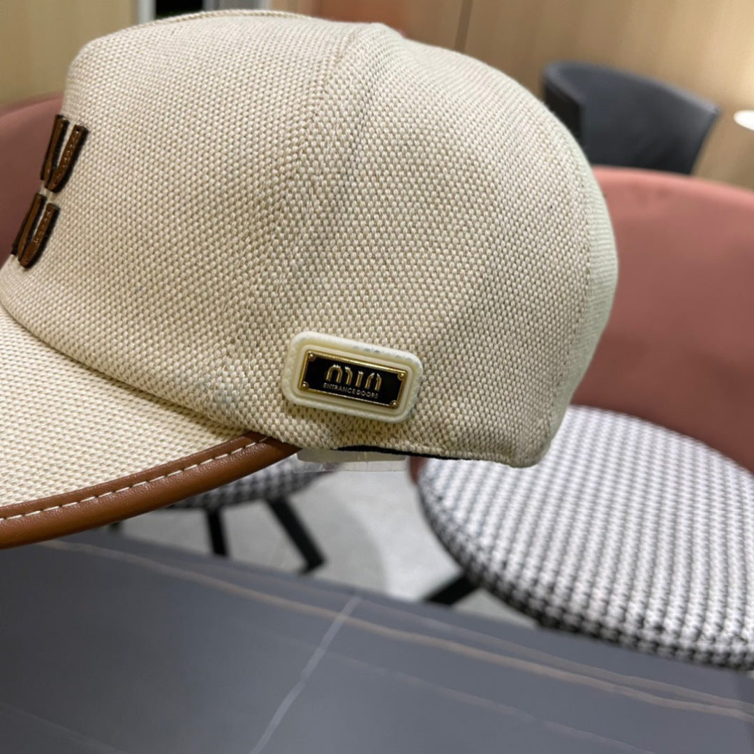 MM BASEBALL CAP IN LIGHT BEIGE FABRIC AND CALFSKIN