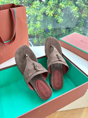 LP THONG SANDALS 25S IN ASH BROWN SUEDE