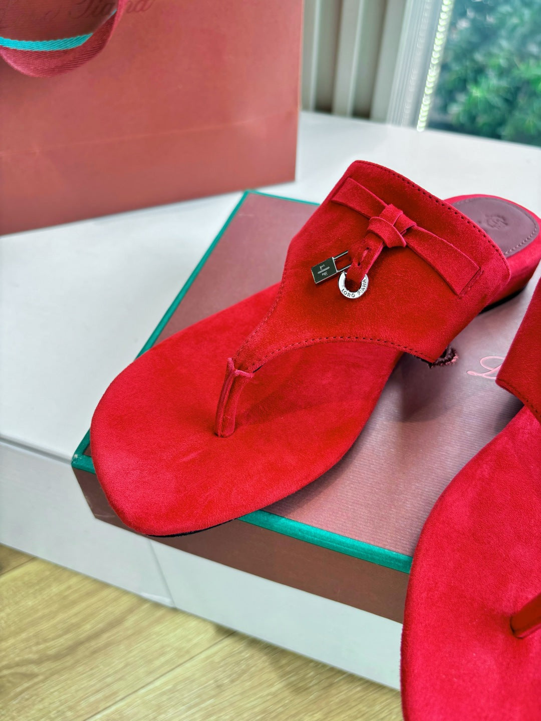 LP THONG SANDALS 25S IN RED SUEDE