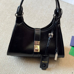 METAL CLASP TOTE BAG 35 IN BLACK SHINY SMOOTH CALFSKIN