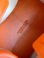BOTTEGA VENETA 25S SMALL PARACHUTE 20 IN BURNED ORANGE CALFSKIN AND RAFFIA