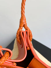 BOTTEGA VENETA 25S SMALL PARACHUTE 20 IN BURNED ORANGE CALFSKIN AND RAFFIA