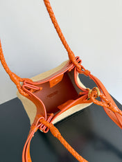 BOTTEGA VENETA 25S SMALL PARACHUTE 20 IN BURNED ORANGE CALFSKIN AND RAFFIA