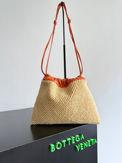 BOTTEGA VENETA 25S DUSTBAG 32 IN BURNT ORANGE RAFFIA AND CALFSKIN